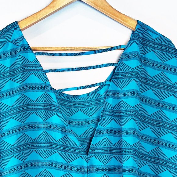 Torrid Tribal Hi-Lo Geometric Print Top 2 - Picture 4 of 4